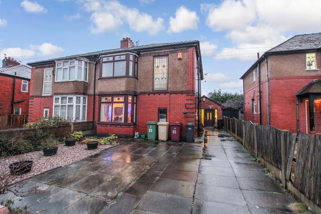 Lakeside Avenue, Bolton, BL3 2HY