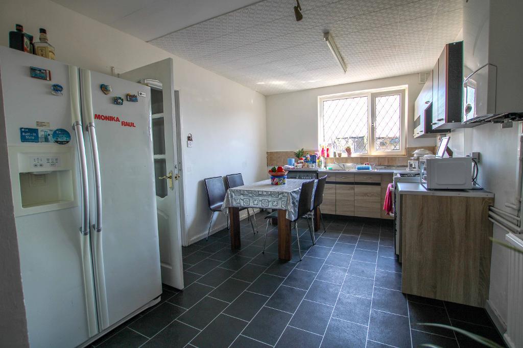 Thornbank East, Botlon, BL3 5NN