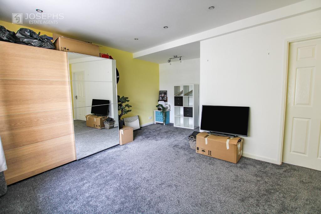 Cambourne Drive, Bolton, BL3 4QF