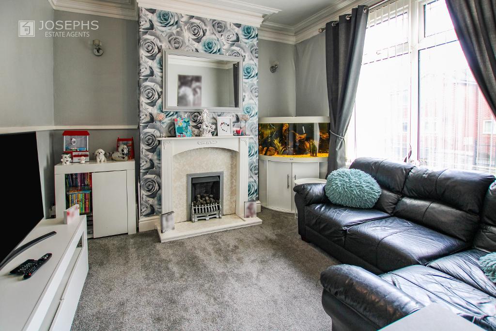 Bury Road, Bolton, BL2 6DE