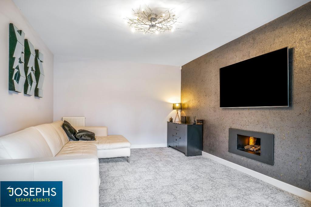 Salterton Drive, Bolton, BL3 3RG